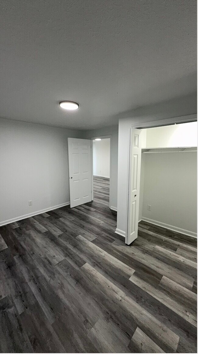 Building Photo - 3018 Alice Ave