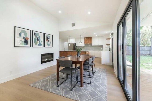 Building Photo - 7412 Fenton Dr