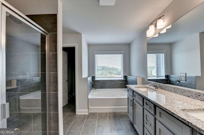 Building Photo - 7309 Yewtree Dr