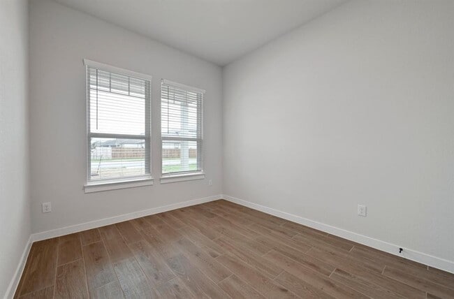 Building Photo - 201 Arches Dr