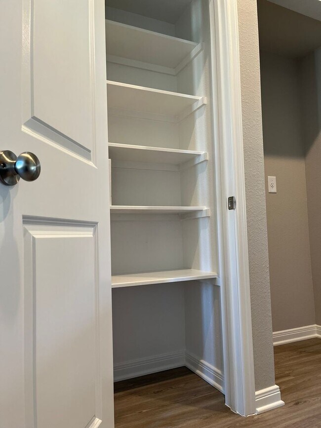 Building Photo - 3/2/2  in the beautiful  gated community of Point Aquarius WISD