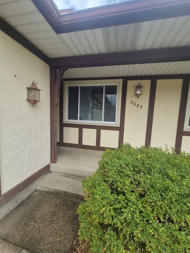 Building Photo - 3581-3583 Peck St SW