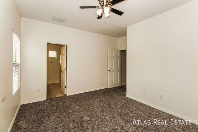 Building Photo - 9665 N Deimos Dr