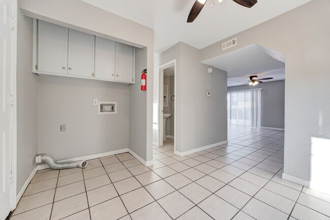 Building Photo - 1622 Claudia Dr