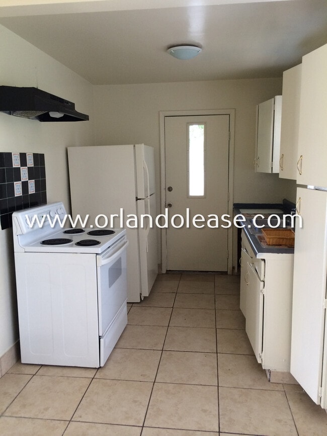 Building Photo - WELL MAINTAINED 3 BEDROOM HOME