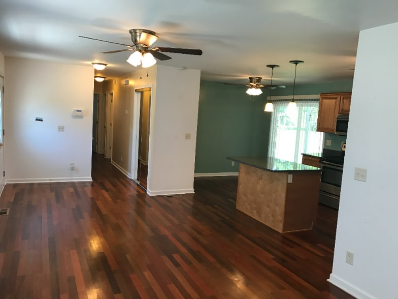 Building Photo - 6 E Wantoot Blvd