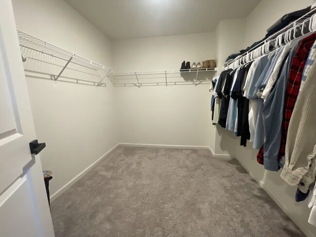 Building Photo - 156 Babbling Brk Dr