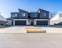 Building Photo - 657 Sun Meadow Dr