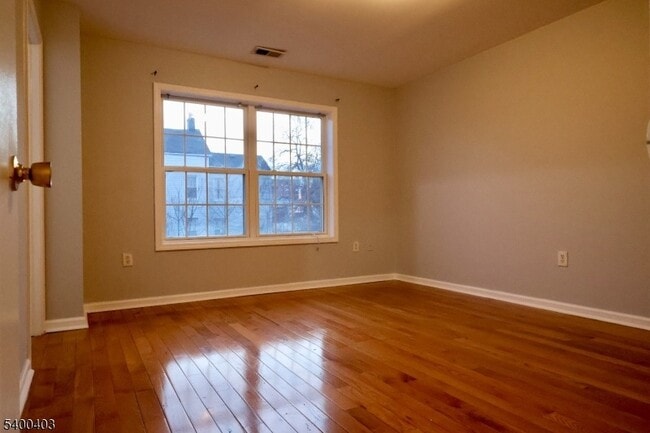 Building Photo - 124 Dickerson St