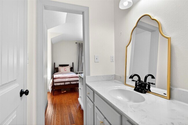 Building Photo - 301 Medlin Creek Loop