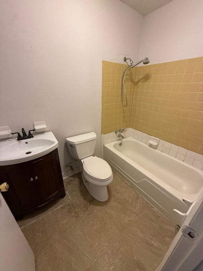 Building Photo - 1415 Connecticut St