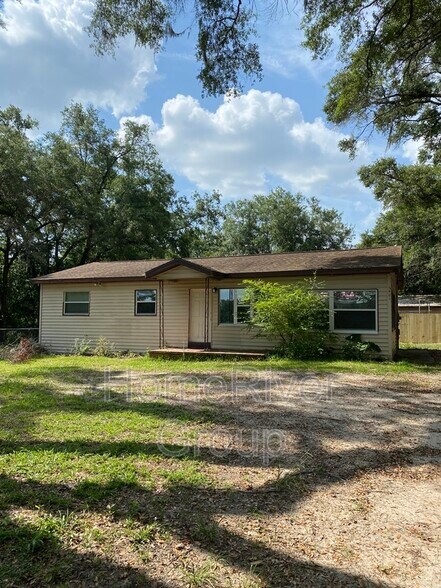 Primary Photo - 2401 NE 59th Pl