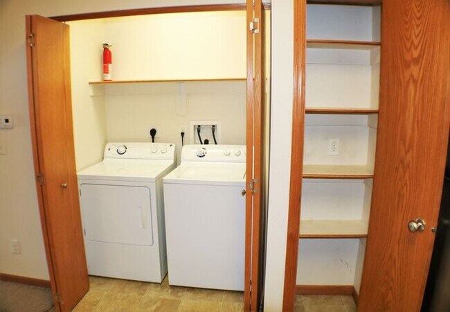 Building Photo - $1,325 | 2 Bedroom, 2 Bathroom CONDO | PET Friendly* | Available for August 1st, 2026 Move In!