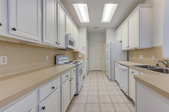 Building Photo - 225 Summerhaze Cir