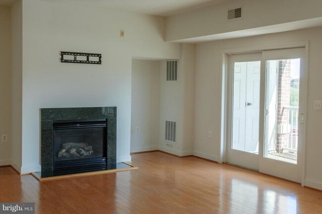 Building Photo - 10205 Wincopin Cir