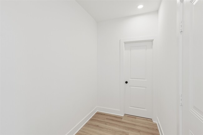 Building Photo - 7412 Hezekiah Ln