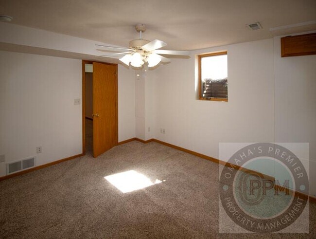 Building Photo - 700.00 off Deposit 4 Bed Ranch House in Mi...