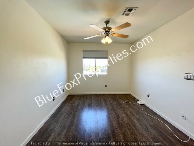 Building Photo - 8701 E Chimney Spring Dr