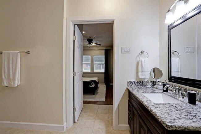 Building Photo - 5205 Verdome Ln