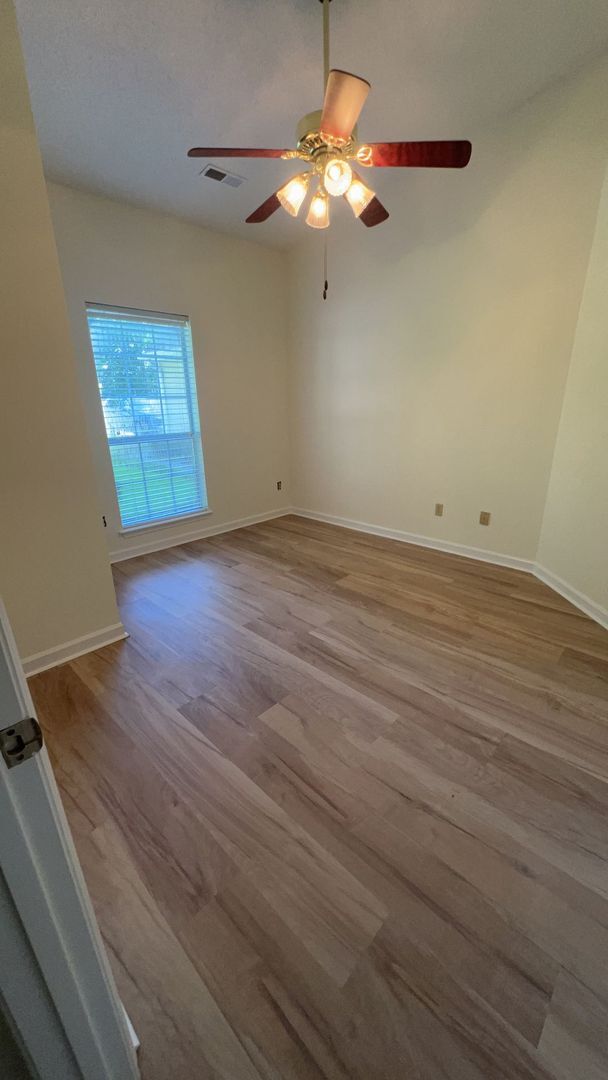 Building Photo - Southwood 3BR/ 2BA in Surfside Beach w pool
