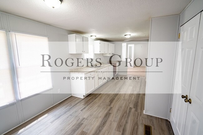 Building Photo - 21 Redwing Ln