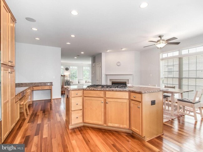 Building Photo - 25813 Mews Terrace