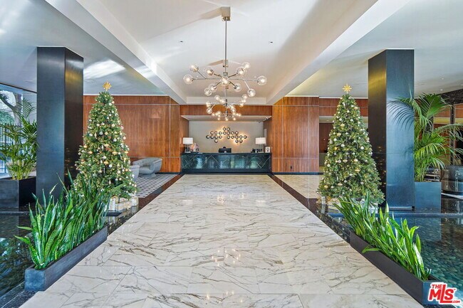 Building Photo - 1100 Alta Loma Rd