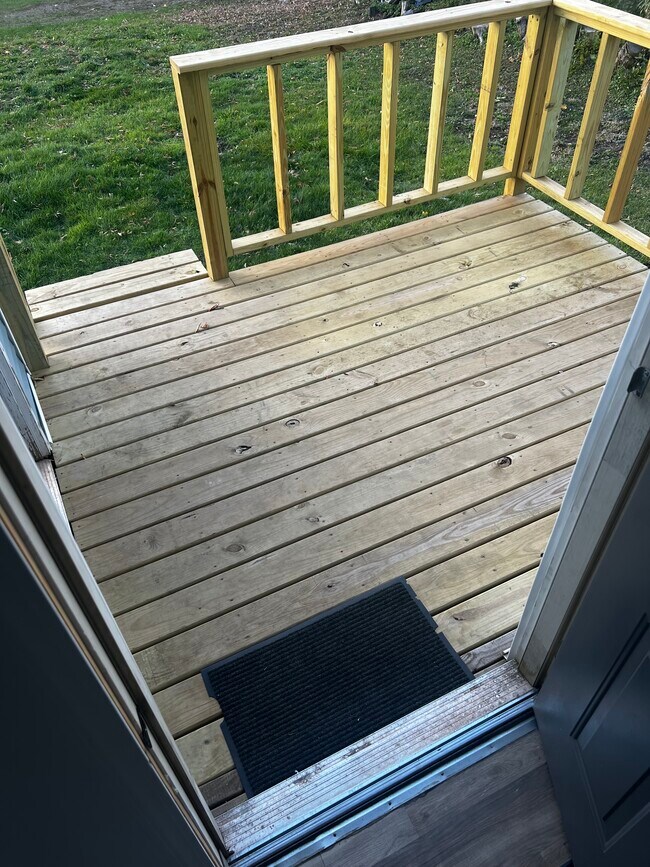 Building Photo - 313 Victoria Ave