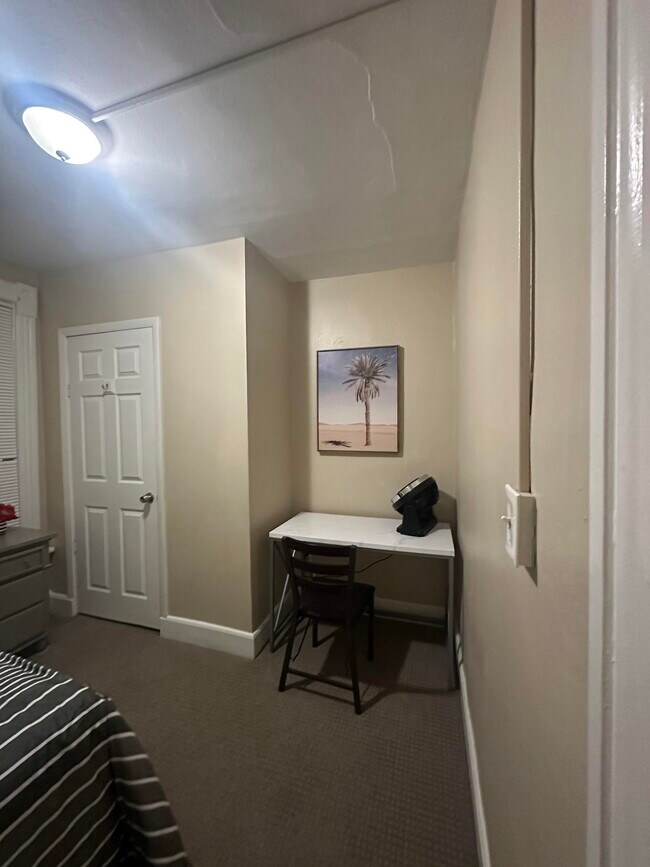 Lower unit - bedroom 2 - 2619 S Lenox St