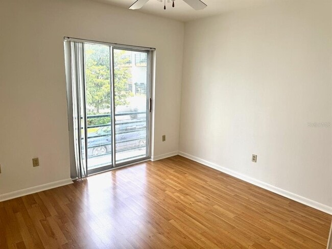 Building Photo - 320 Island Way