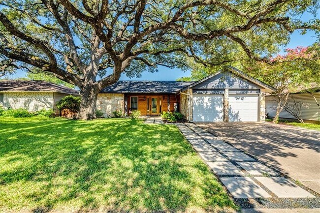 Building Photo - 11422 Bristle Oak Trail