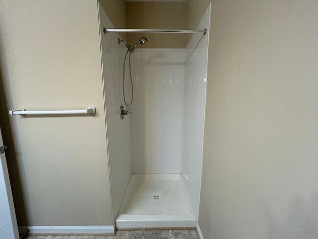 Building Photo - Waterfront Living at Its Finest in Norfolk, VA