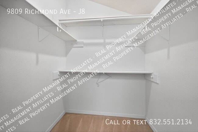 Building Photo - 9809 Richmond Ave.