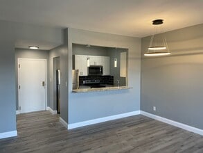 Building Photo - Renovated 2BR | Granite Kitchen | In-Unit Laundry