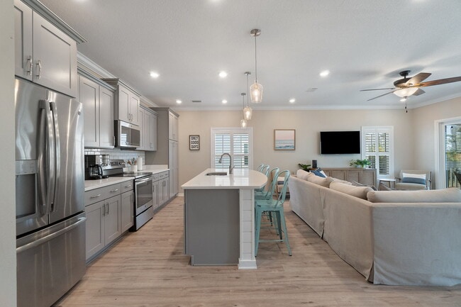 Building Photo - 6635 Carlinga Dr