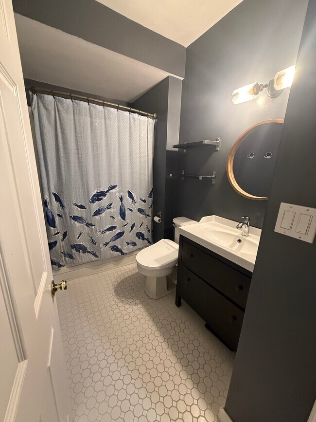 Building Photo - 602 Lockhart St