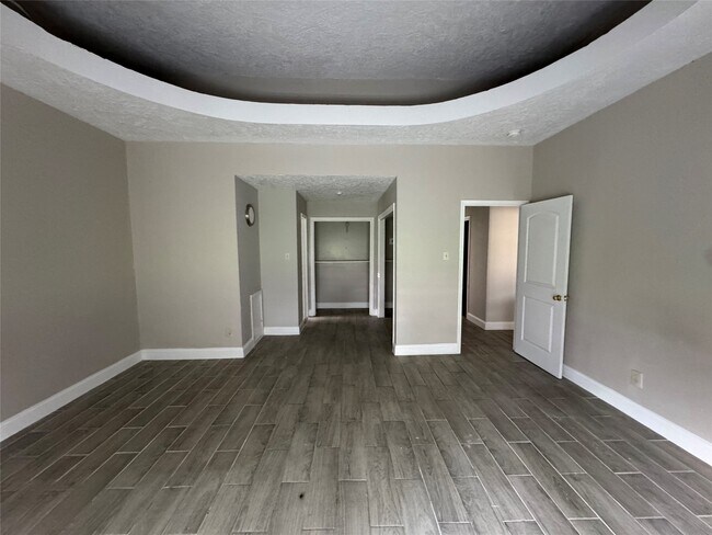 Building Photo - 8100 Leonora St