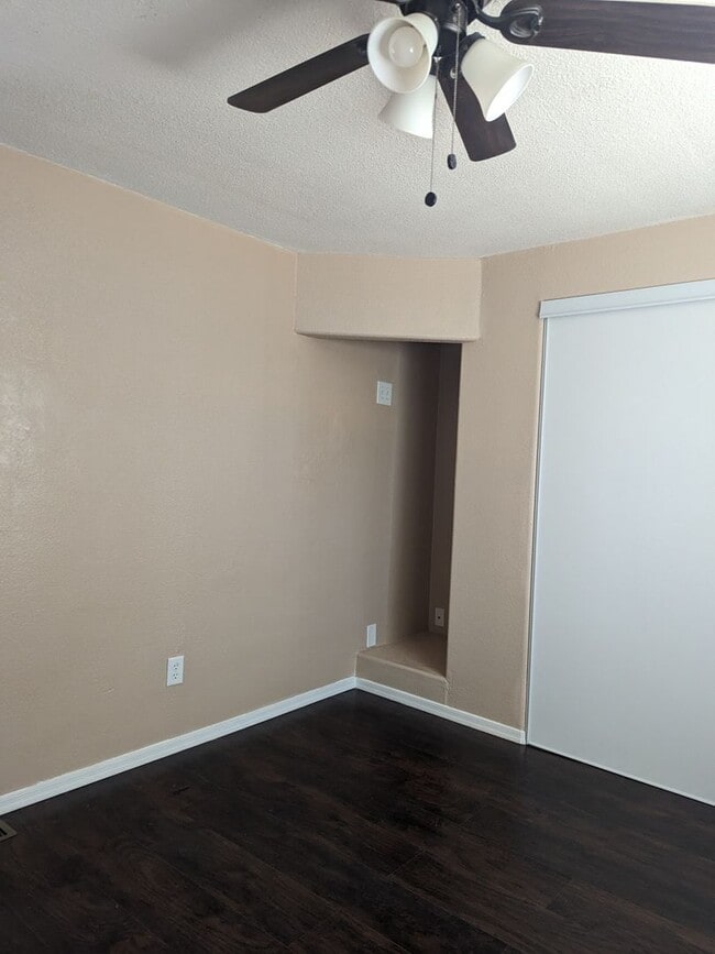 Building Photo - 1825 Tejon Dr