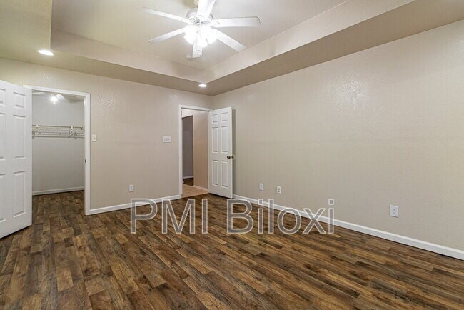 Building Photo - 1513 Buck St