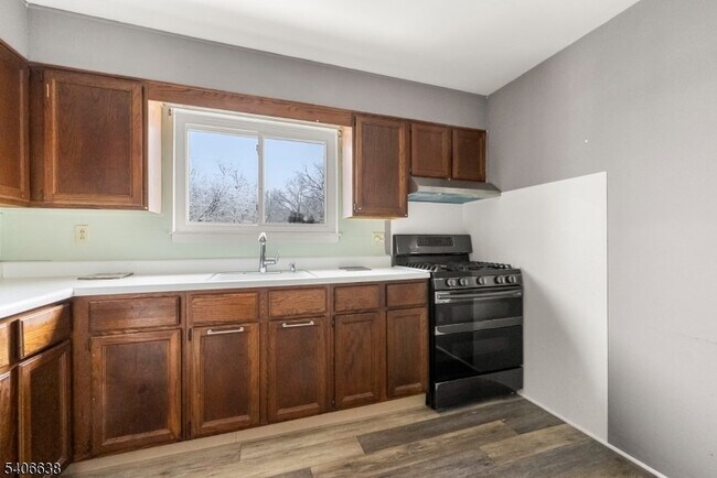 Building Photo - 301 Belleville Ave