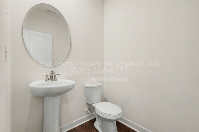 Building Photo - 11144 Comiskey Ln