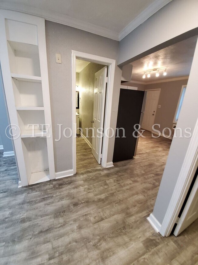 Building Photo - Sterling Pointe Apartments