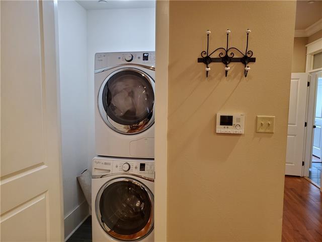 Building Photo - 216 Chartres St