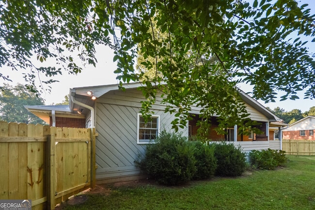 Building Photo - 10803 Mallard Dr