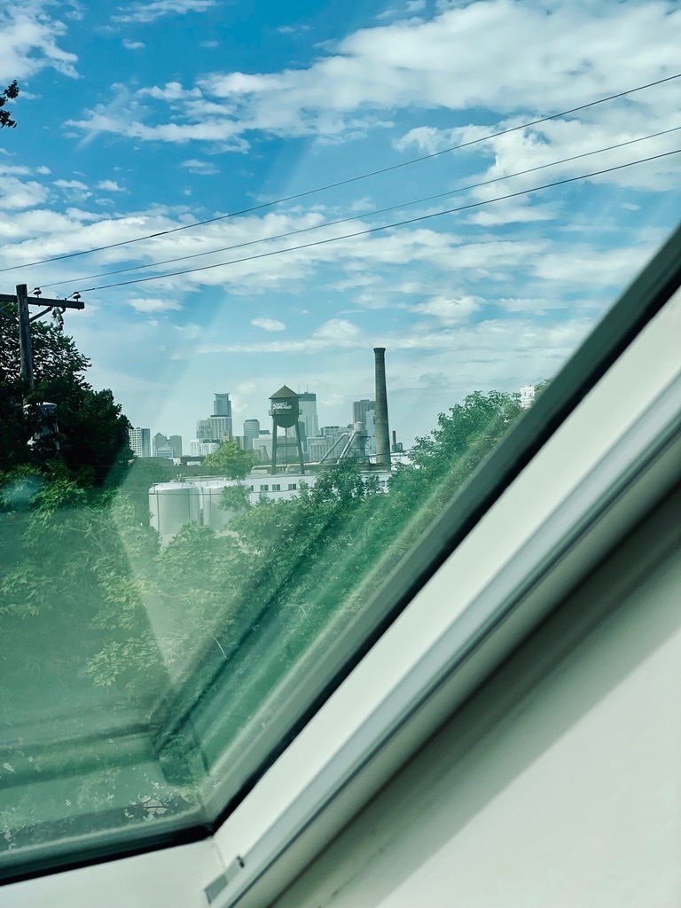 Building Photo - 1701 Taylor St NE