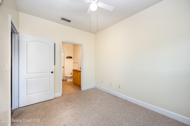 Building Photo - 6470 Borasco Dr