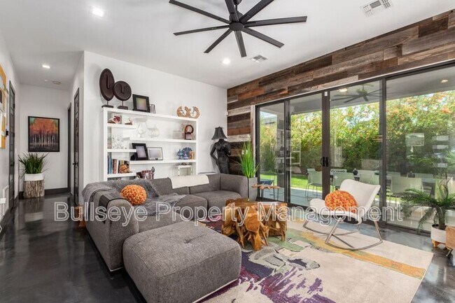 Building Photo - 4413 E Montecito Ave