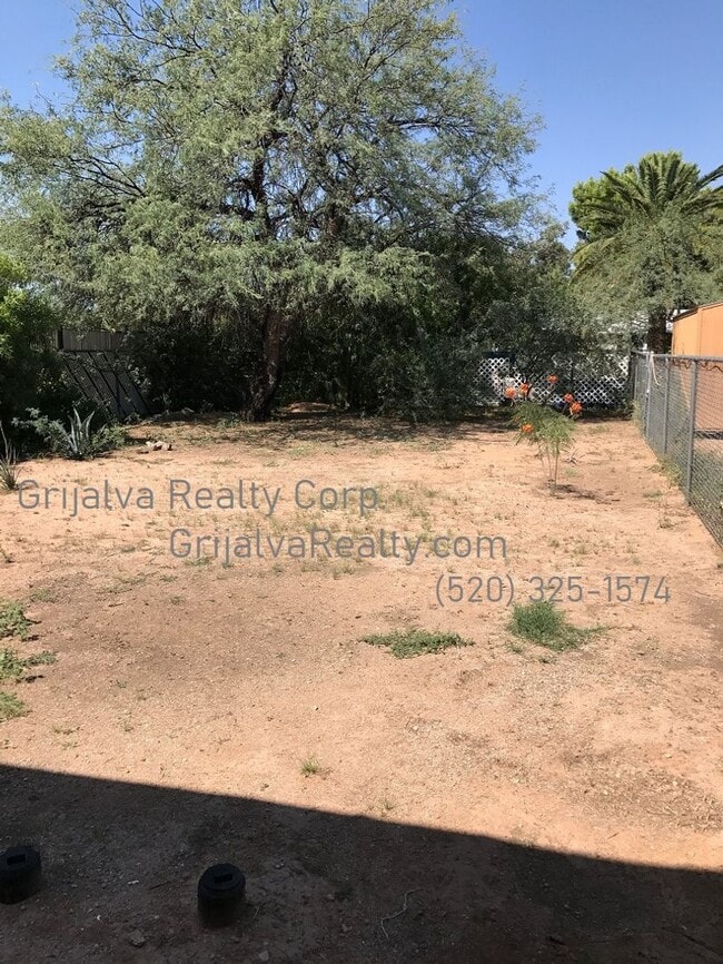 Building Photo - 1339 N Howard Blvd