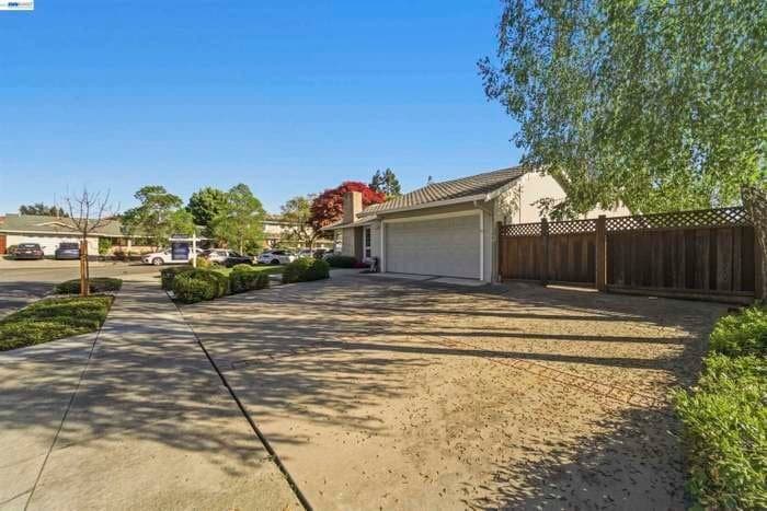 Building Photo - 36017 Plumeria Way