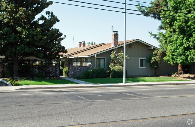 Building Photo - Parkside Villa Apartments